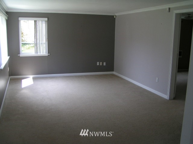 1724 Union Avenue Northeast Renton, WA 98059 - Photo 5 of 11