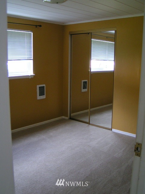 1724 Union Avenue Northeast Renton, WA 98059 - Photo 9 of 11