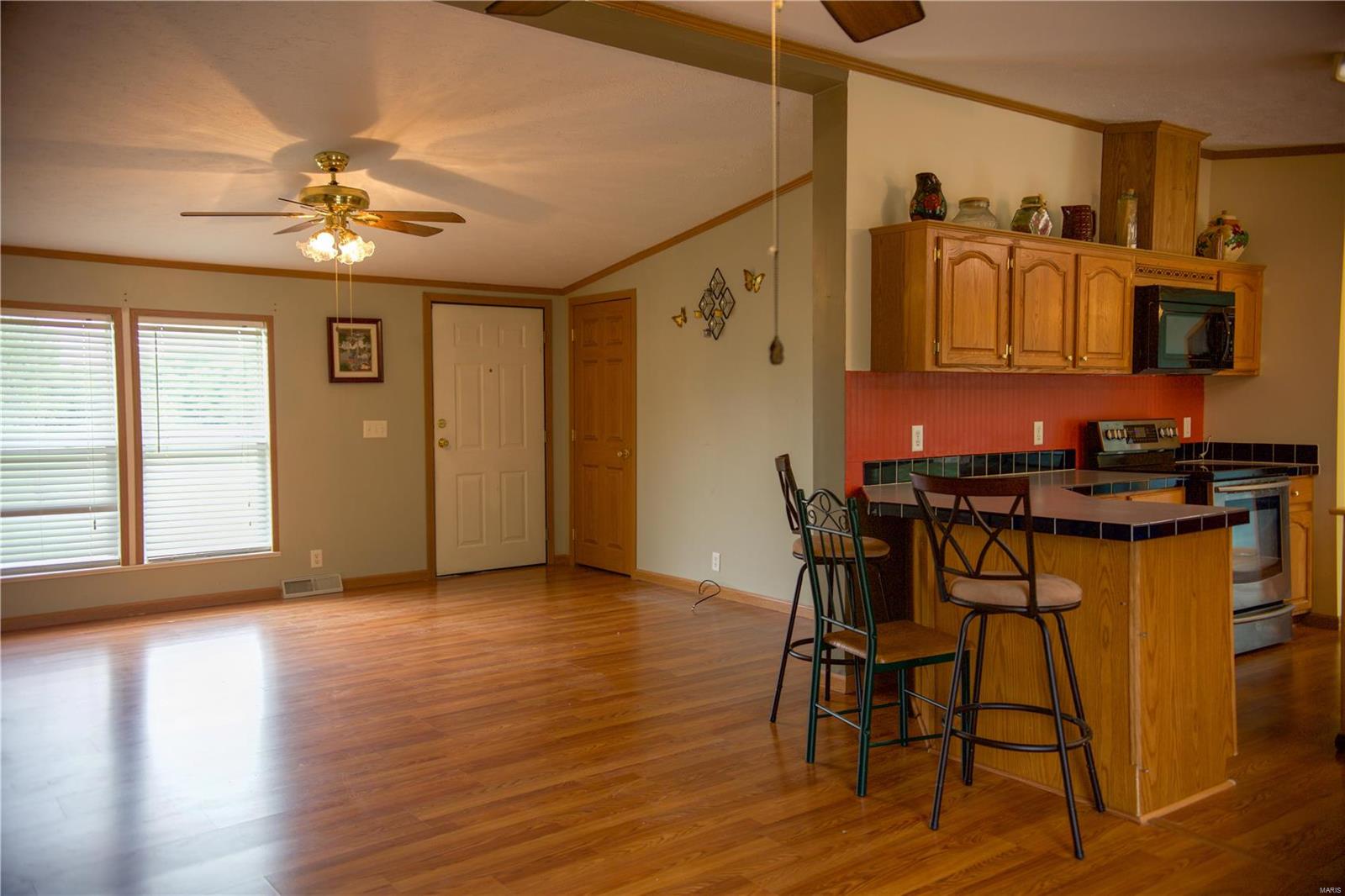 15593 Bartlett Road Dow, IL 62022 - Photo 8 of 11
