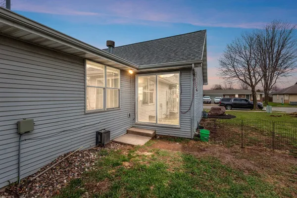 $245,000 | 1921 Ceil Street, Little Chute, WI 54140