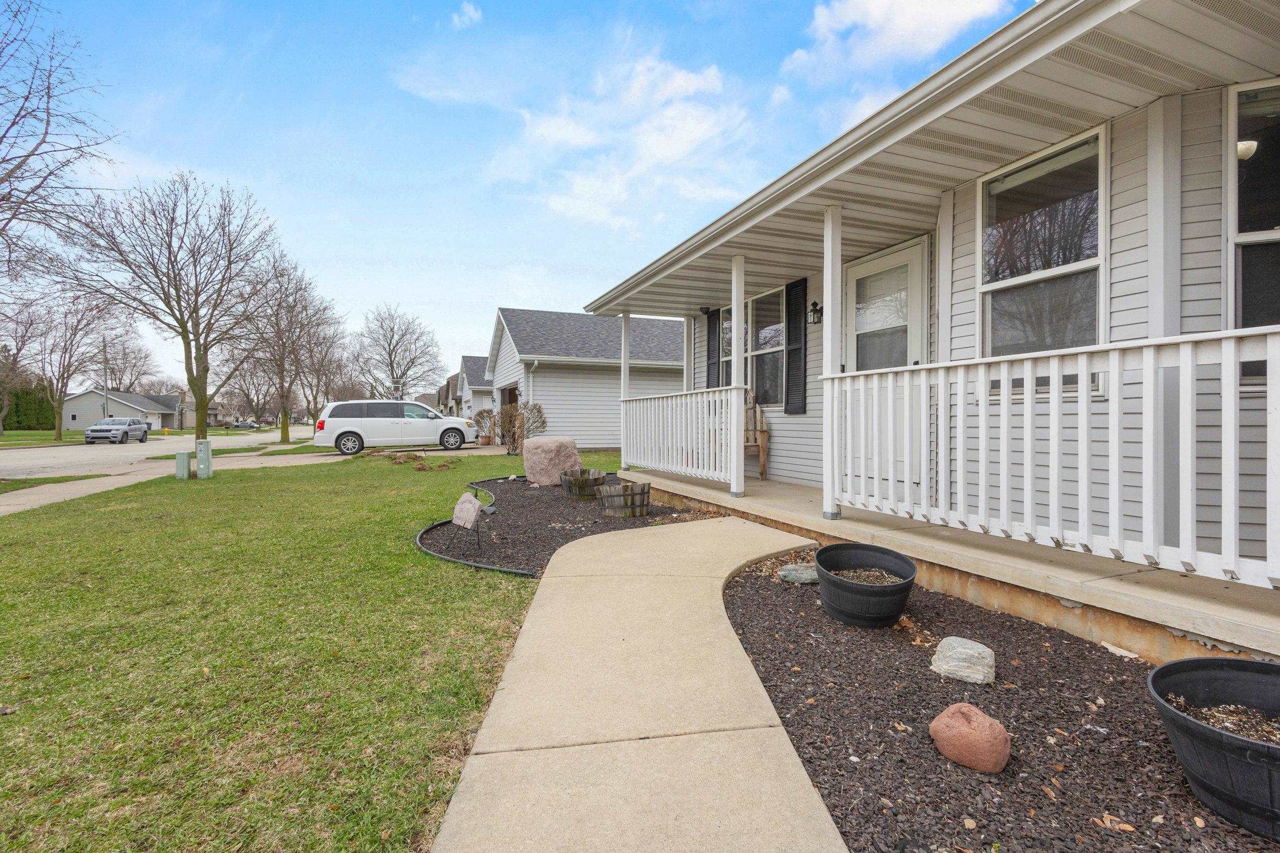 1921 Ceil Street Little Chute, WI 54140 - Photo 3 of 25