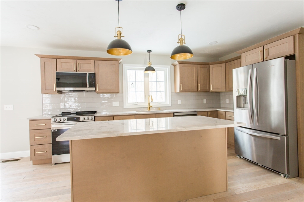129 East Road Warren, MA 01083 - Photo 5 of 26 Gallery Image 5