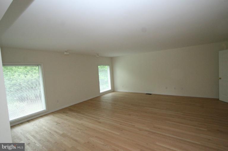 7008 Ridgeway Drive Springfield, VA 22150 - Photo 27 of 30 Bedroom (Master)