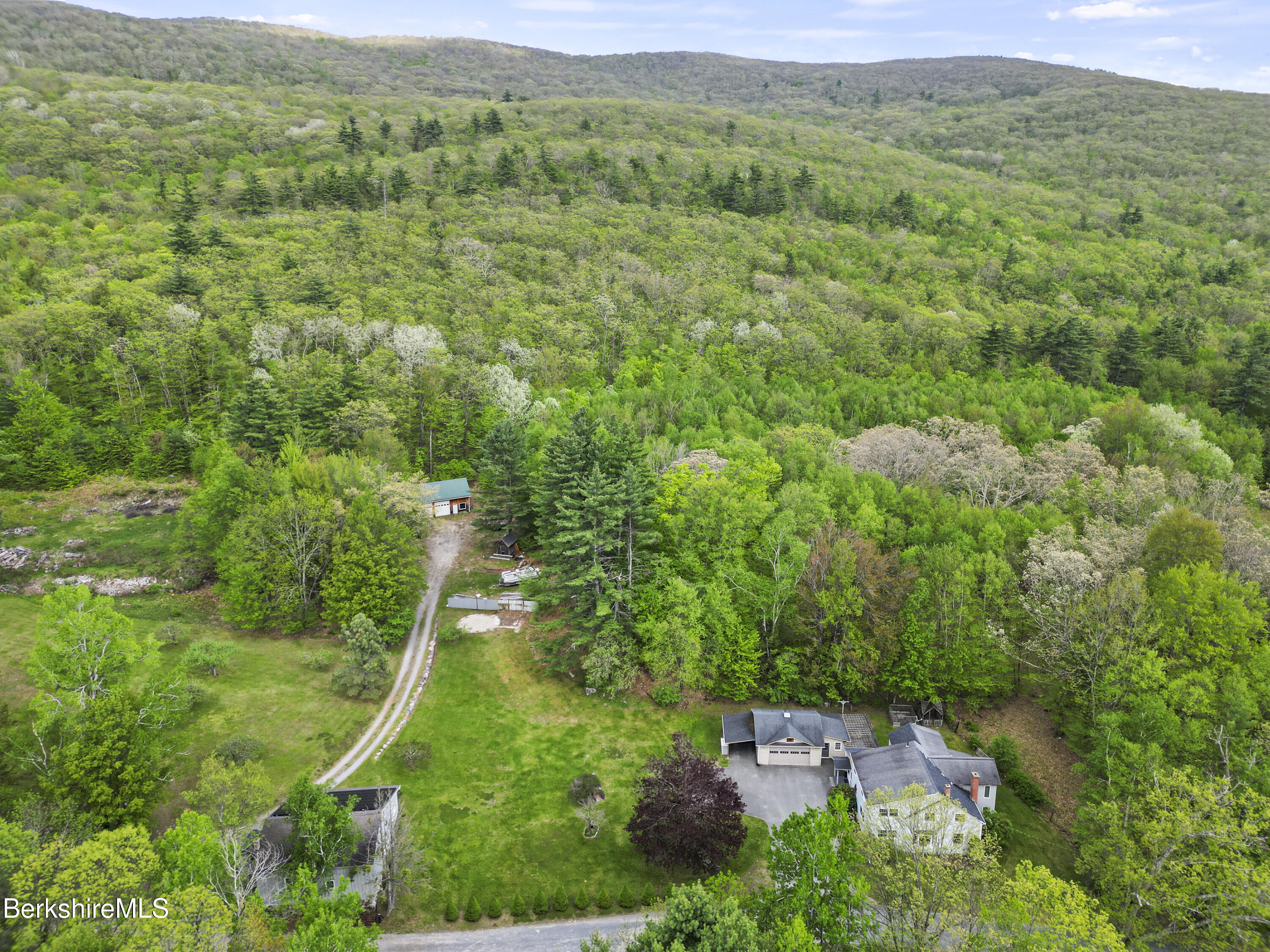 924 Henderson Road Williamstown, MA 01267 - Photo 46 of 51 Aerial View