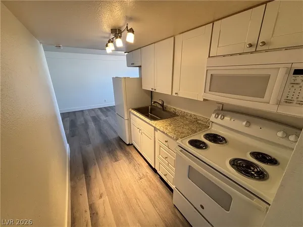 $895 | 270 Tungsten Street, Unit A, Henderson, NV 89015
