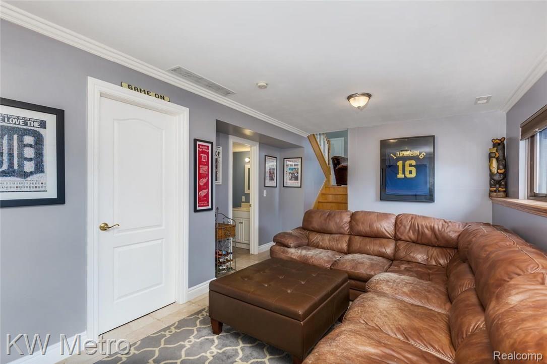 771 Kentucky Drive Rochester, MI 48307 - Photo 9 of 22 771 Kentucky Dr Rochester-large-010-8-Family Room-1500x1000-72dpi.jpg