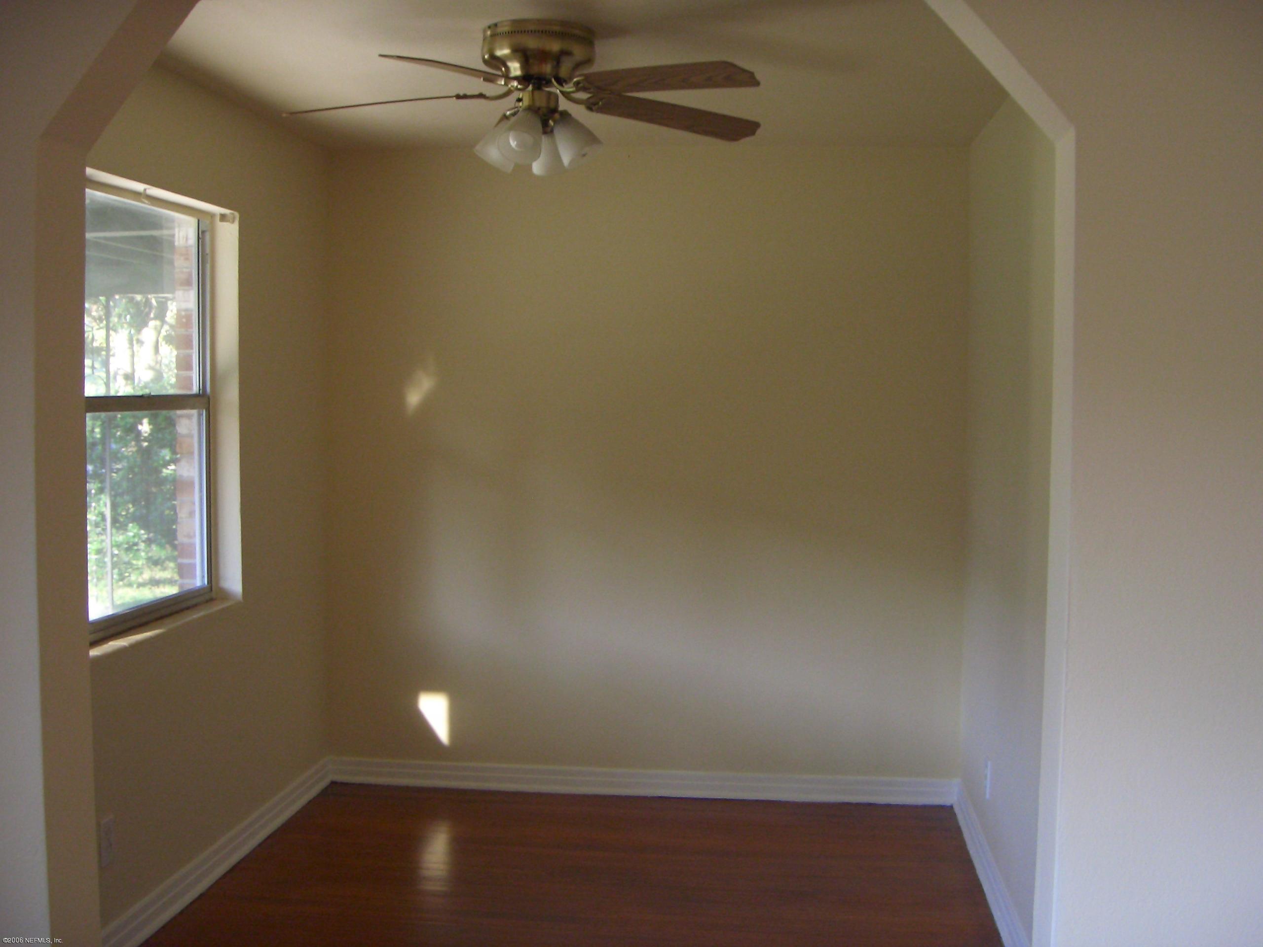 Dining Rm