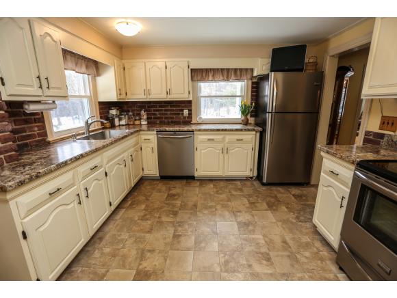 28 Smith Road Bedford, NH 03110 - Photo 21 of 34