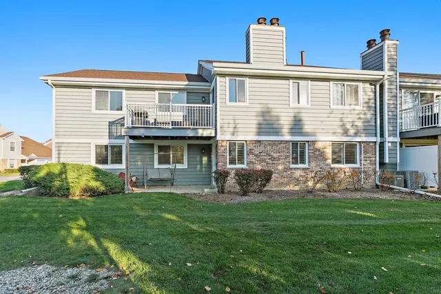 $289,000 | 601 Eastview Court, Unit Z1, Schaumburg, IL 60194