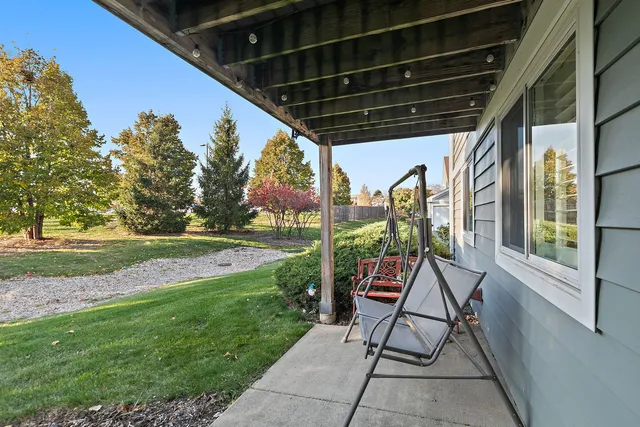 $289,000 | 601 Eastview Court, Unit Z1, Schaumburg, IL 60194