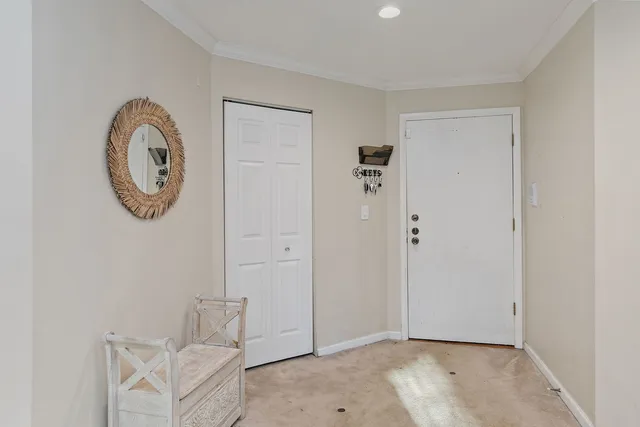 $289,000 | 601 Eastview Court, Unit Z1, Schaumburg, IL 60194