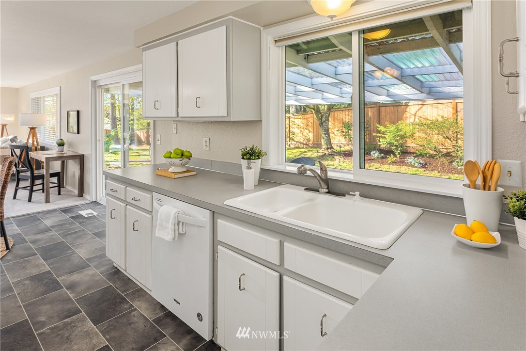 1511 175th Place Southeast Bothell, WA 98012 - Photo 11 of 24