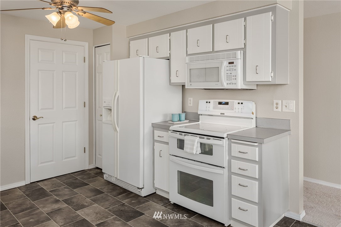 1511 175th Place Southeast Bothell, WA 98012 - Photo 12 of 24