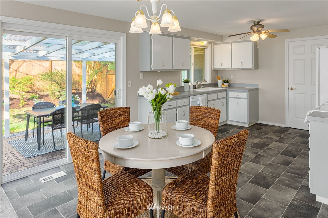 1511 175th Place Southeast Bothell, WA 98012 - Photo 9 of 24