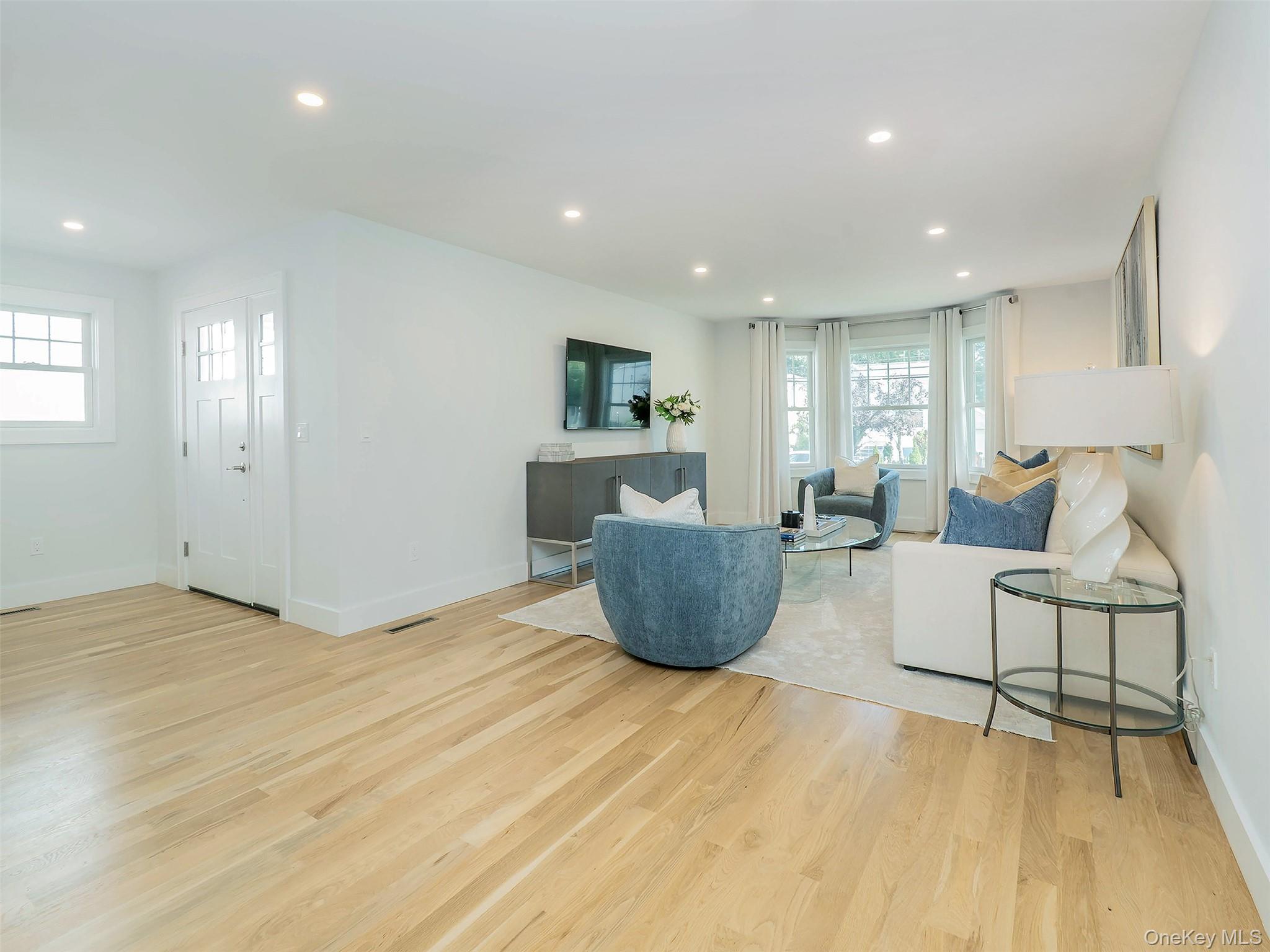 59 Edgewood Road, Unit B Port Washington, NY 11050 - Photo 2 of 20 Gallery Image 2