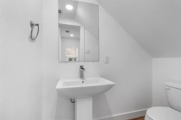 $2,150 | 1220 East 33rd Street, Houston, TX 77022
