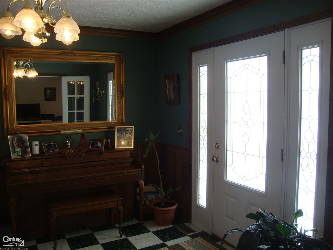 23075 Pratt Road Armada, MI 48005 - Photo 4 of 31