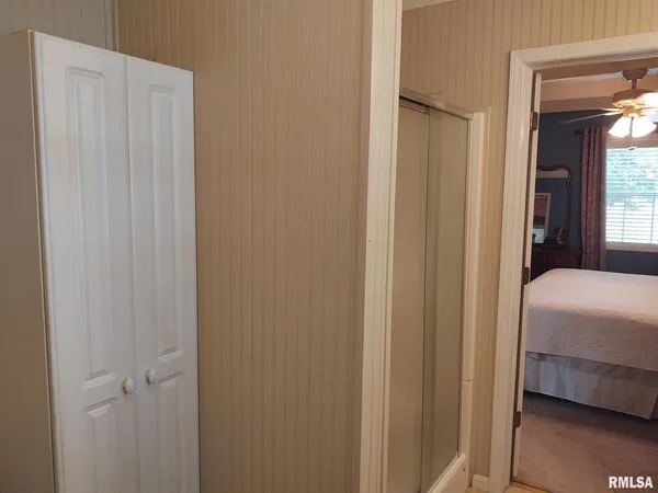a en suite bathroom with a bathtub