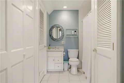 $3,000 | 158 Narragansett Avenue, Unit I, Newport, RI 02840