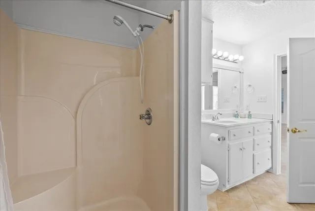 $525,000 | 933 Bonita Drive, Bayou Vista, TX 77563