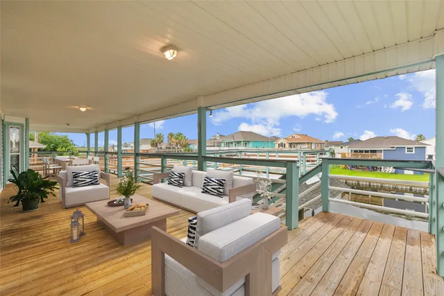 $525,000 | 933 Bonita Drive, Bayou Vista, TX 77563