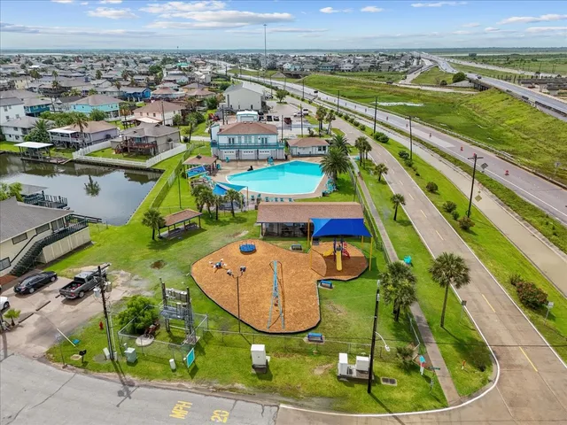 $525,000 | 933 Bonita Drive, Bayou Vista, TX 77563