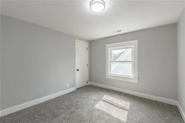 $180,000 | 936 West St Paul Avenue, Excelsior Springs, MO 64024