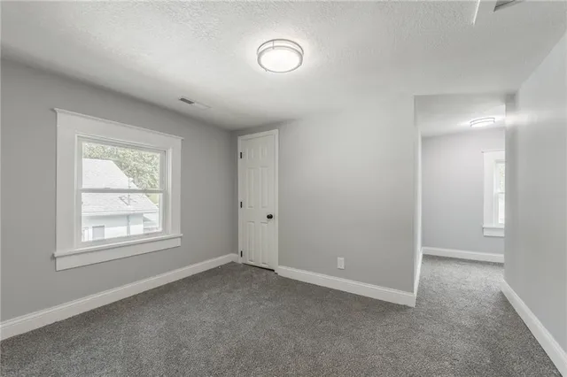 $180,000 | 936 West St Paul Avenue, Excelsior Springs, MO 64024