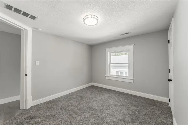 $180,000 | 936 West St Paul Avenue, Excelsior Springs, MO 64024