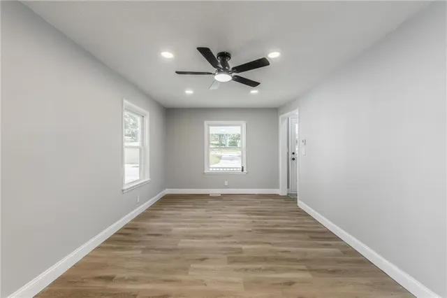 $180,000 | 936 West St Paul Avenue, Excelsior Springs, MO 64024