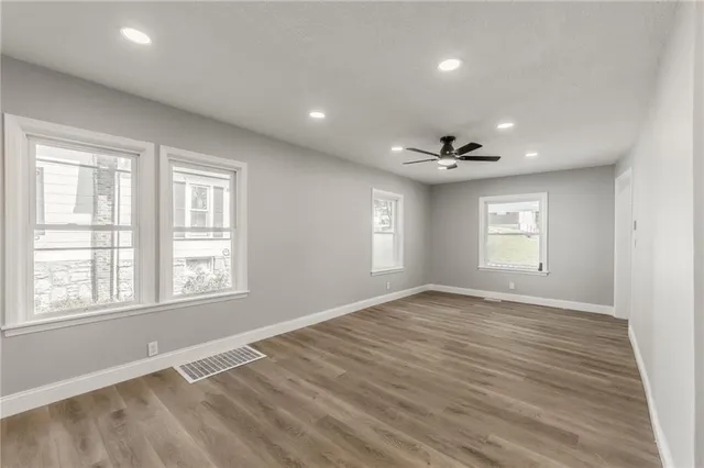 $180,000 | 936 West St Paul Avenue, Excelsior Springs, MO 64024