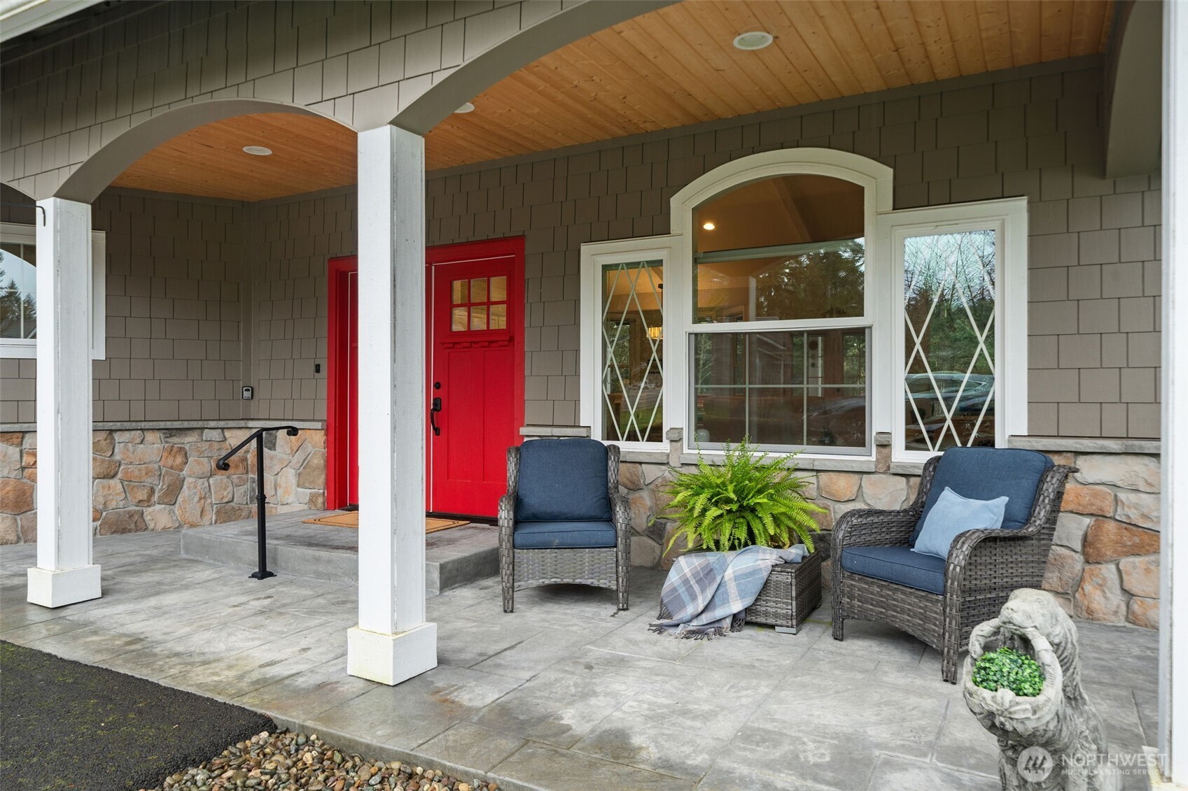 141 East Hofaker Road Allyn, WA 98524 - Photo 3 of 39