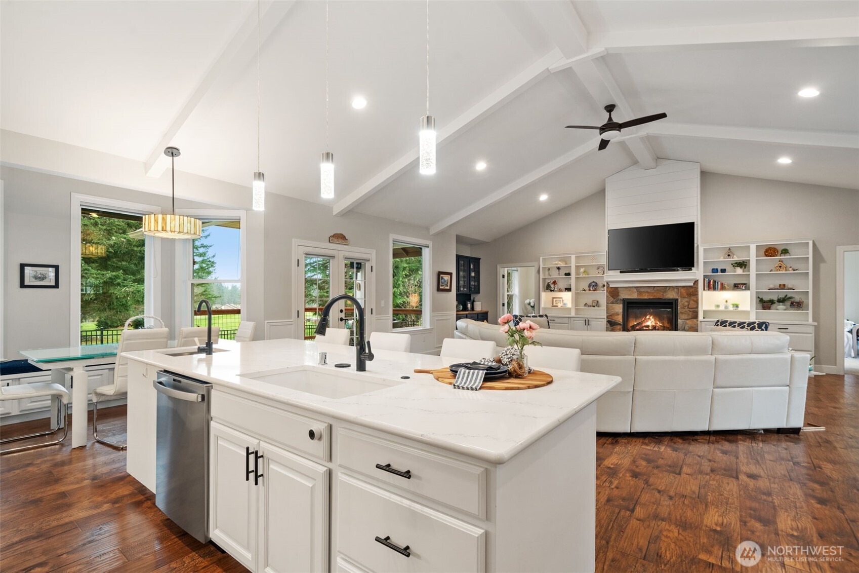 141 East Hofaker Road Allyn, WA 98524 - Photo 5 of 39