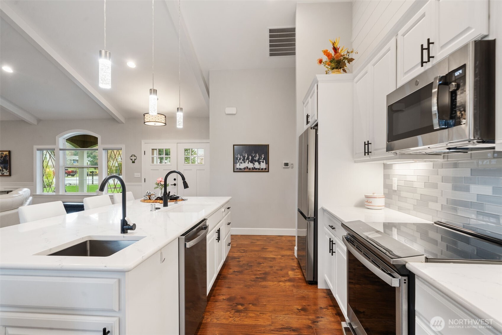 141 East Hofaker Road Allyn, WA 98524 - Photo 7 of 39