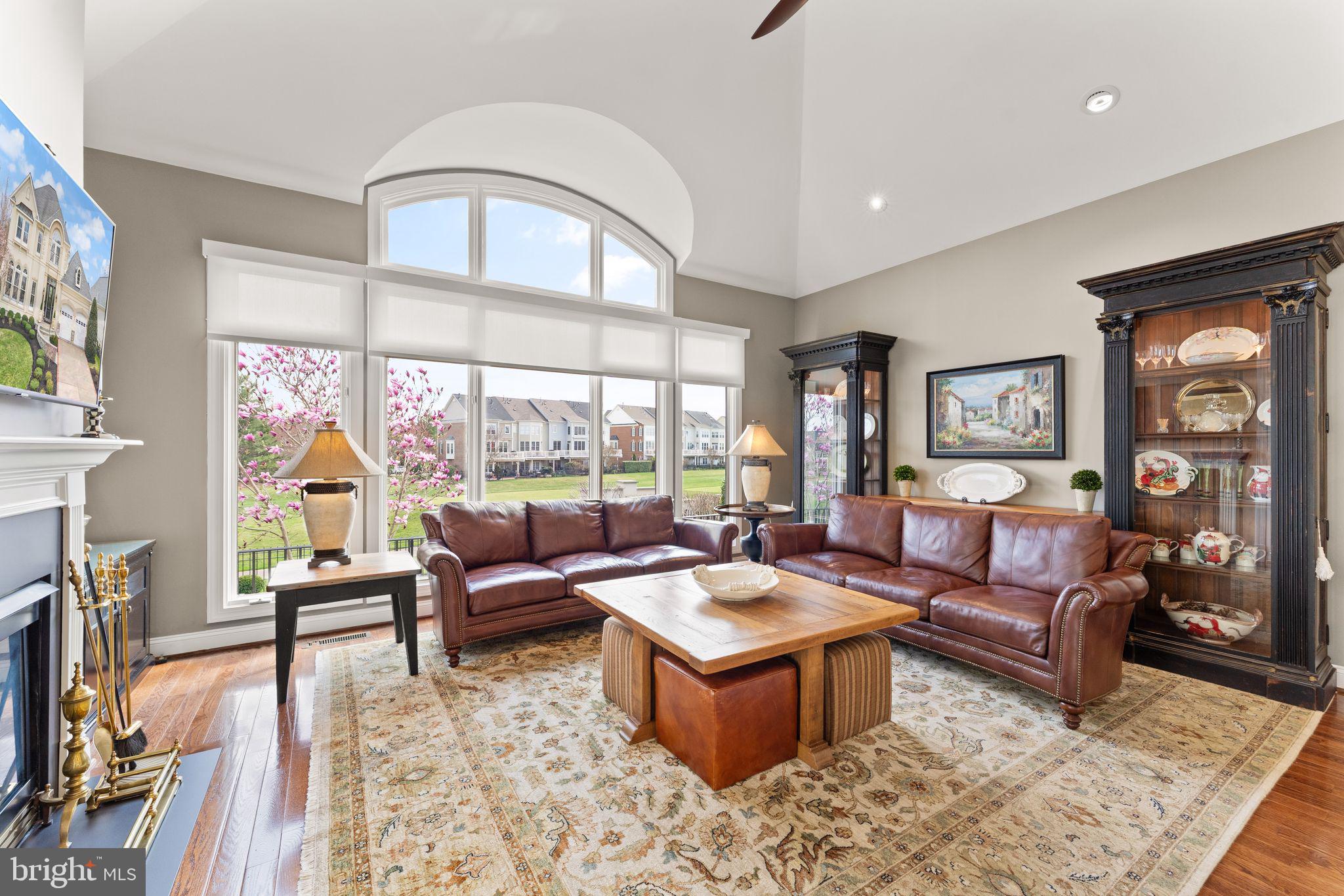 43524 Jackson Hole Circle Leesburg, VA 20176 - Photo 18 of 149 Natural light and a golf course view!