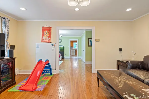 $4,600 | 14-28 156th Street | Beechhurst