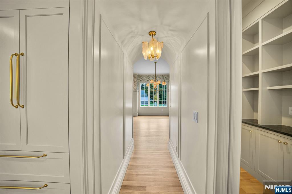 331 Martom Road Wyckoff, NJ 07481 - Photo 13 of 42 Gallery Image 13