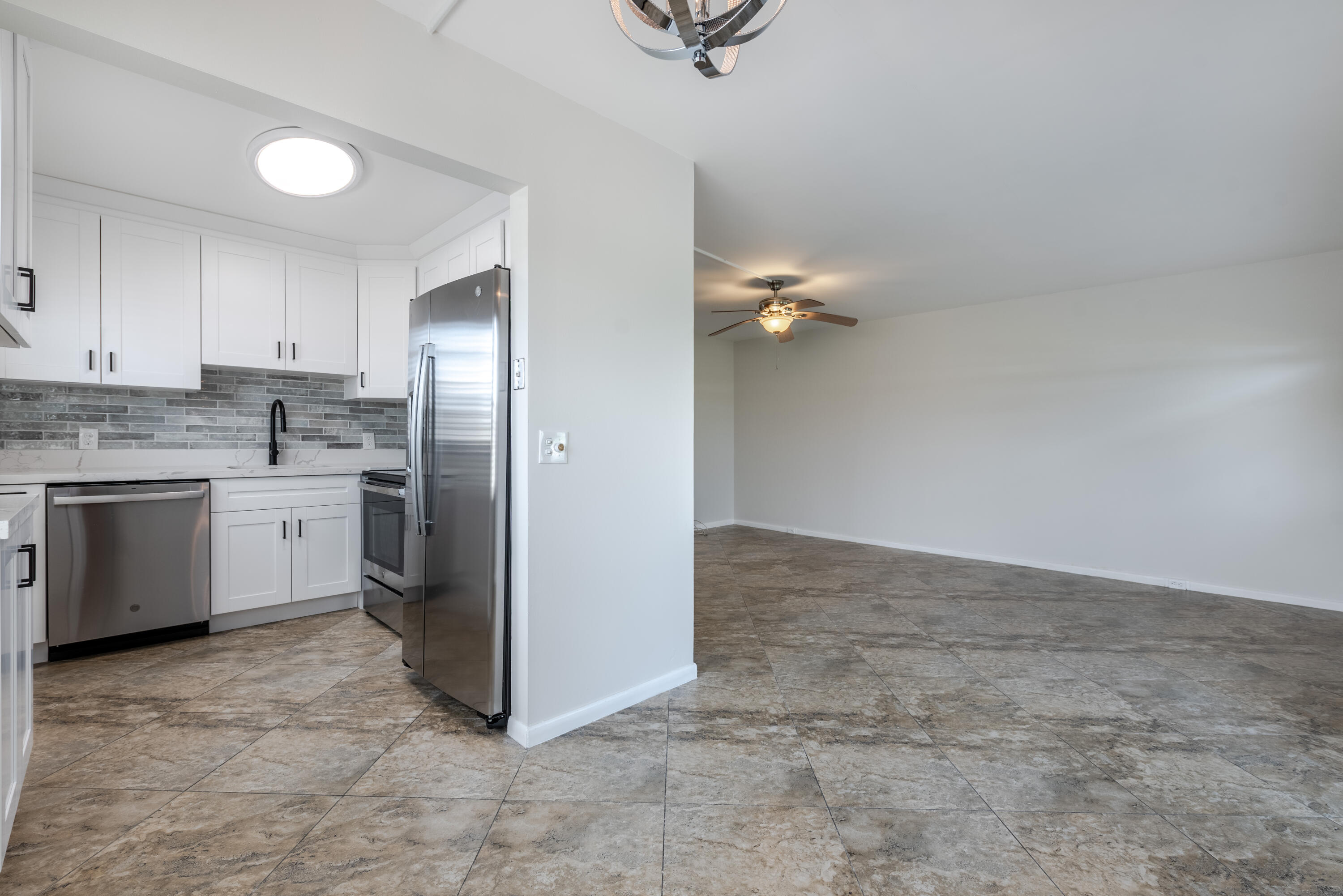 463 Fanshaw L Boca Raton, FL 33434 - Photo 1 of 31 kitchen