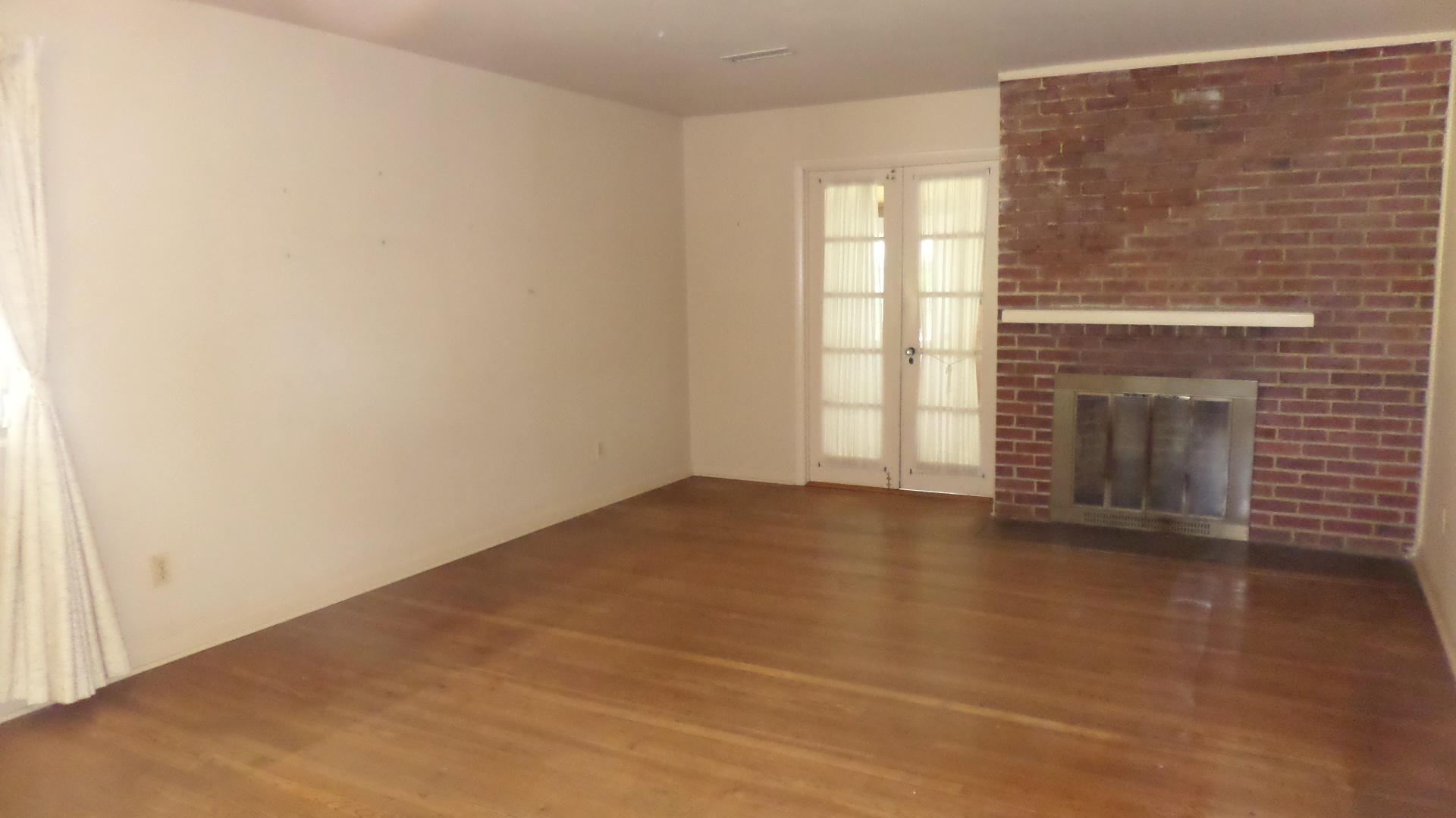 110 Euclid Circle Oak Ridge, TN 37830 - Photo 2 of 29 Living Dining Combo (3)