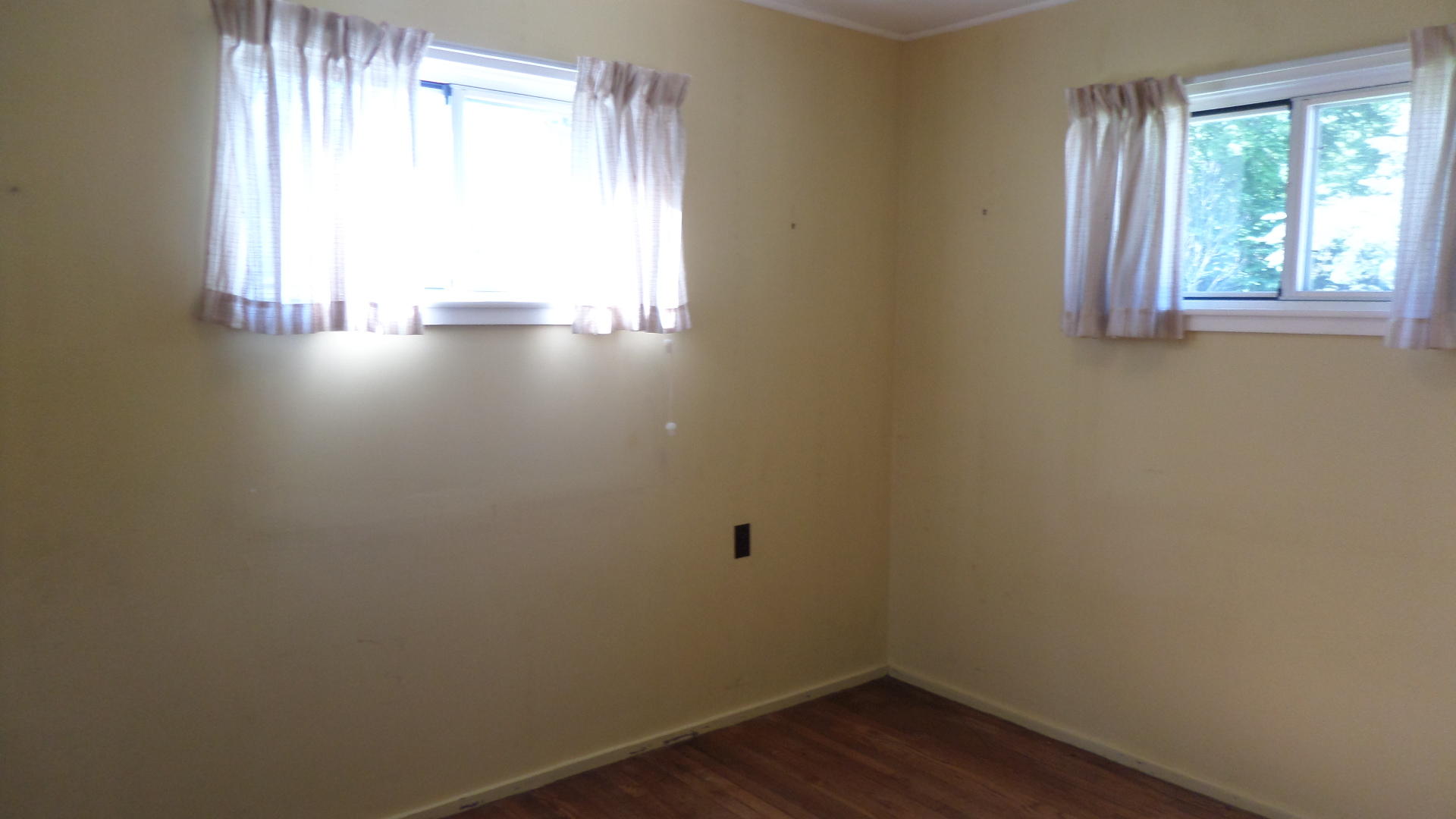 110 Euclid Circle Oak Ridge, TN 37830 - Photo 13 of 29 Third Bedroom