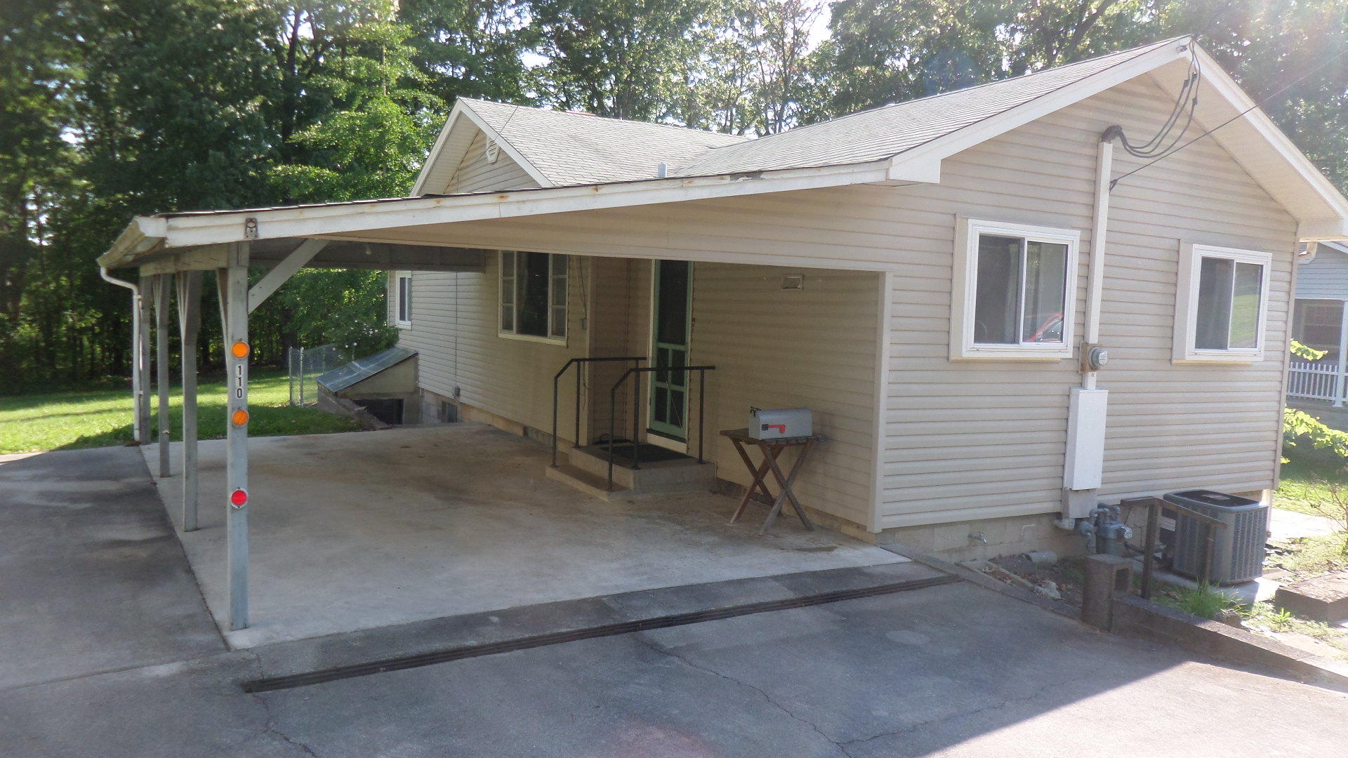 110 Euclid Circle Oak Ridge, TN 37830 - Photo 26 of 29 Carport