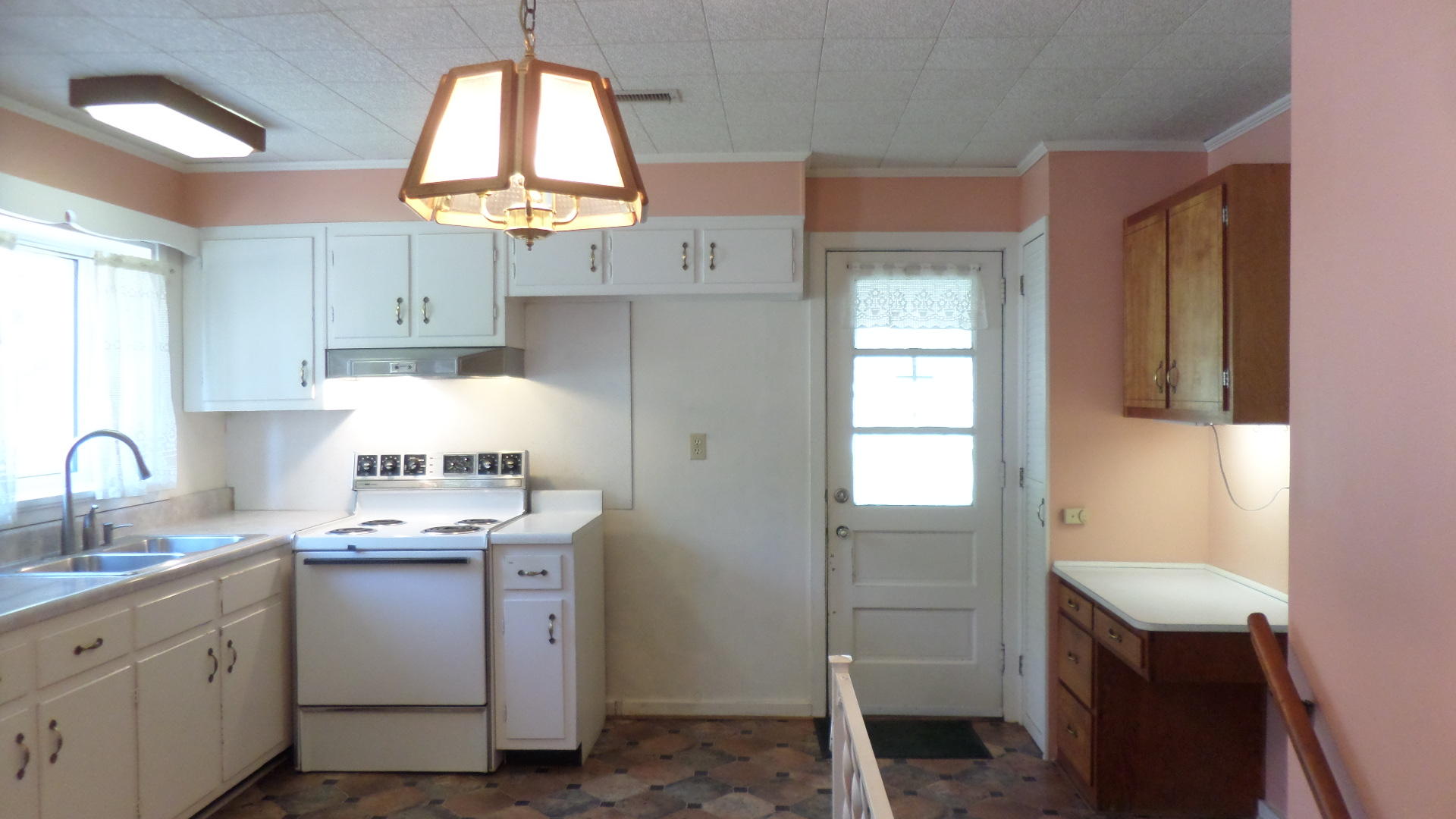 110 Euclid Circle Oak Ridge, TN 37830 - Photo 6 of 29 Kitchen