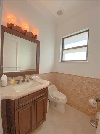 $25,000 | 2561 Trapp Avenue, Miami, FL 33133