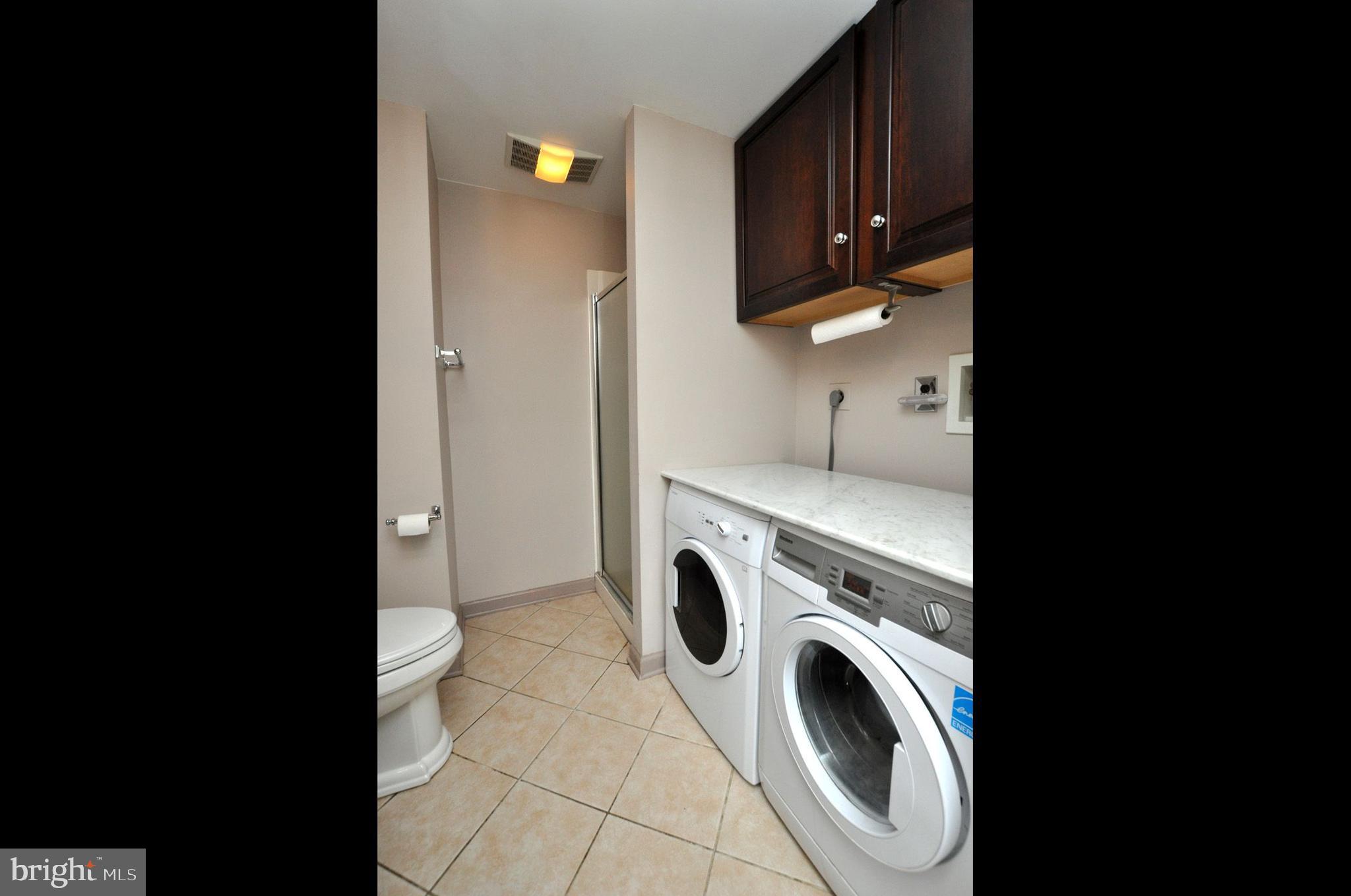 208 Ridge Road Southampton, NJ 08088 - Photo 28 of 34 a view of a kitchen with washer and dryer