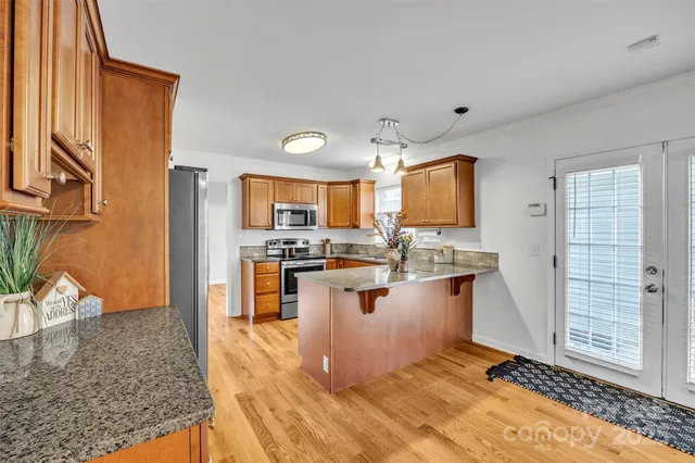 $414,900 | 312 Oak Knoll, Hildebran, NC 28637