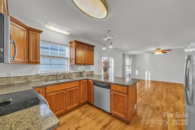 $414,900 | 312 Oak Knoll, Hildebran, NC 28637