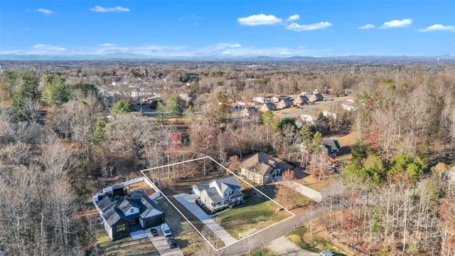 $414,900 | 312 Oak Knoll, Hildebran, NC 28637