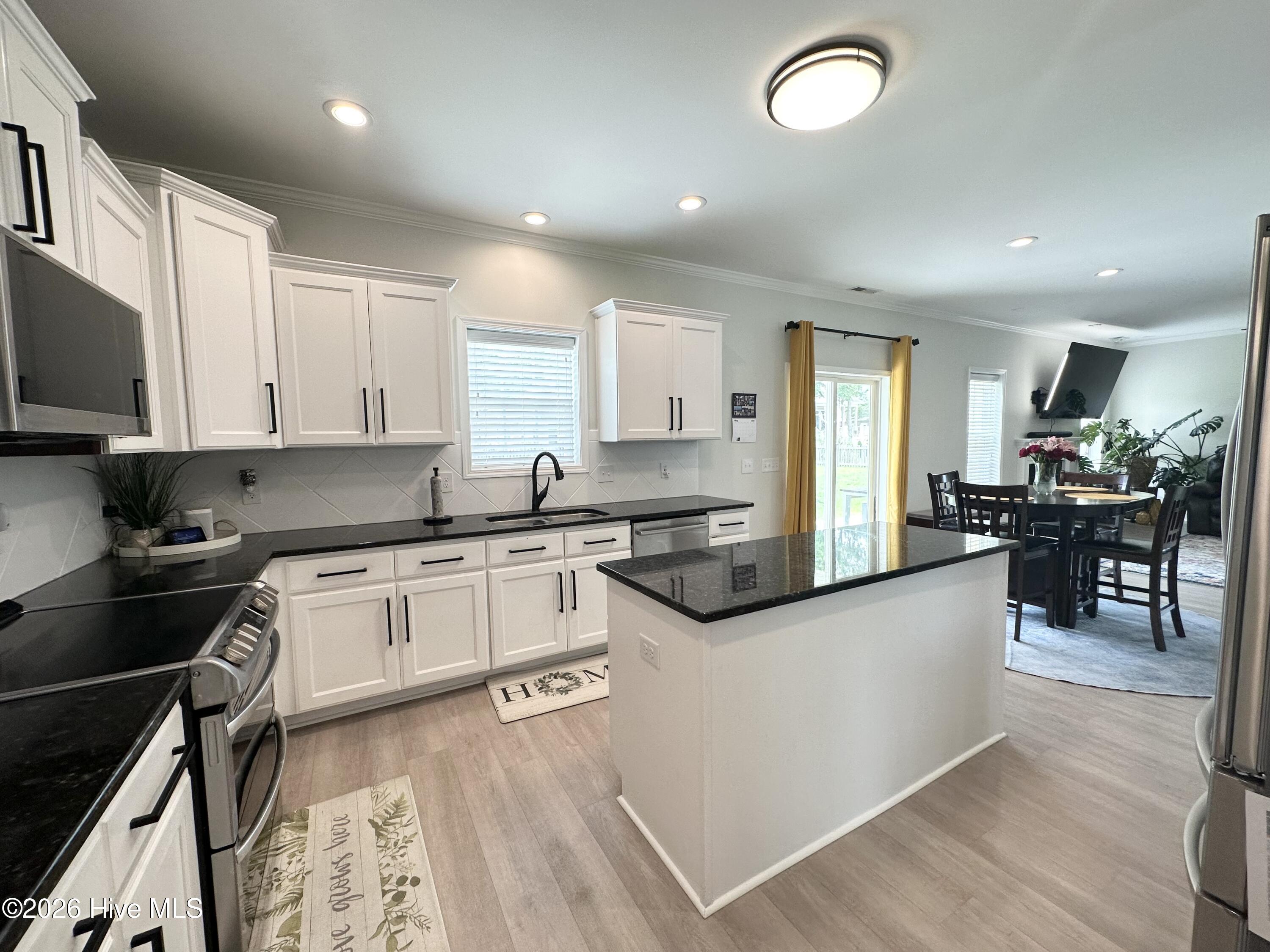 109 North Brig Drive Hampstead, NC 28443 - Photo 11 of 92 kitchen