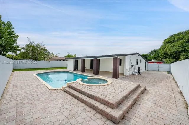 $789,000 | Olympia Heights, Miami, FL 33165