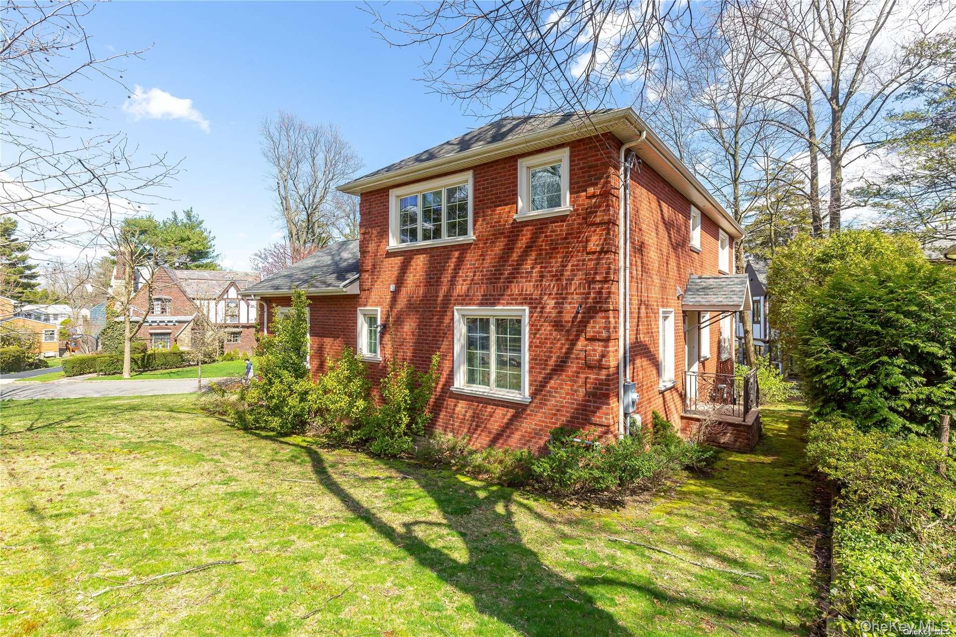 2 Avalon Road Great Neck, NY 11021 - Photo 21 of 21